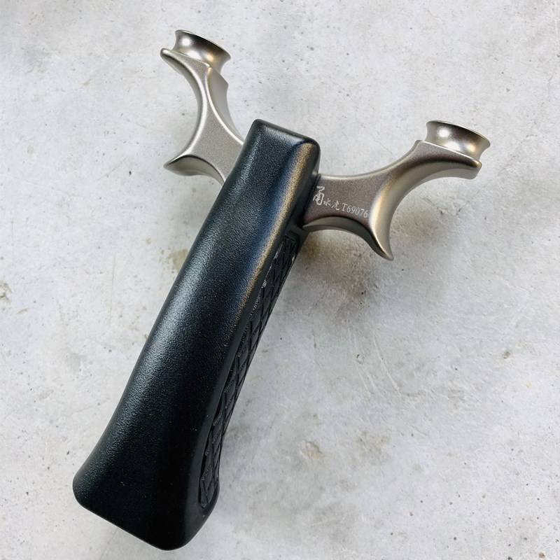 Air aluminum titanium is 80 degrees wide